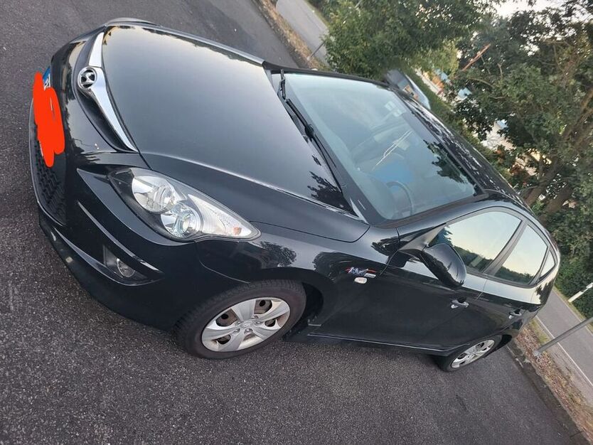 i30