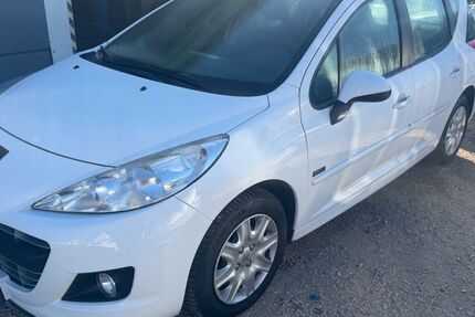 Peugeot 207 106.000 km 3.999 &euro; Ulm-Donautal 89079