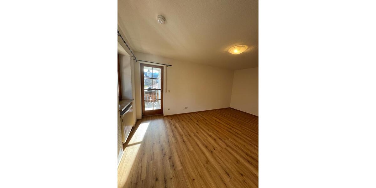 Hochparterre Oberstaufen - 3 Zimmer, 86 m&sup2;, 1.070&euro; | Angebot:26249096