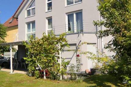 Top gepflegte, ansprechende und großzügige DHH mit Garten und Carport 6 zimmer