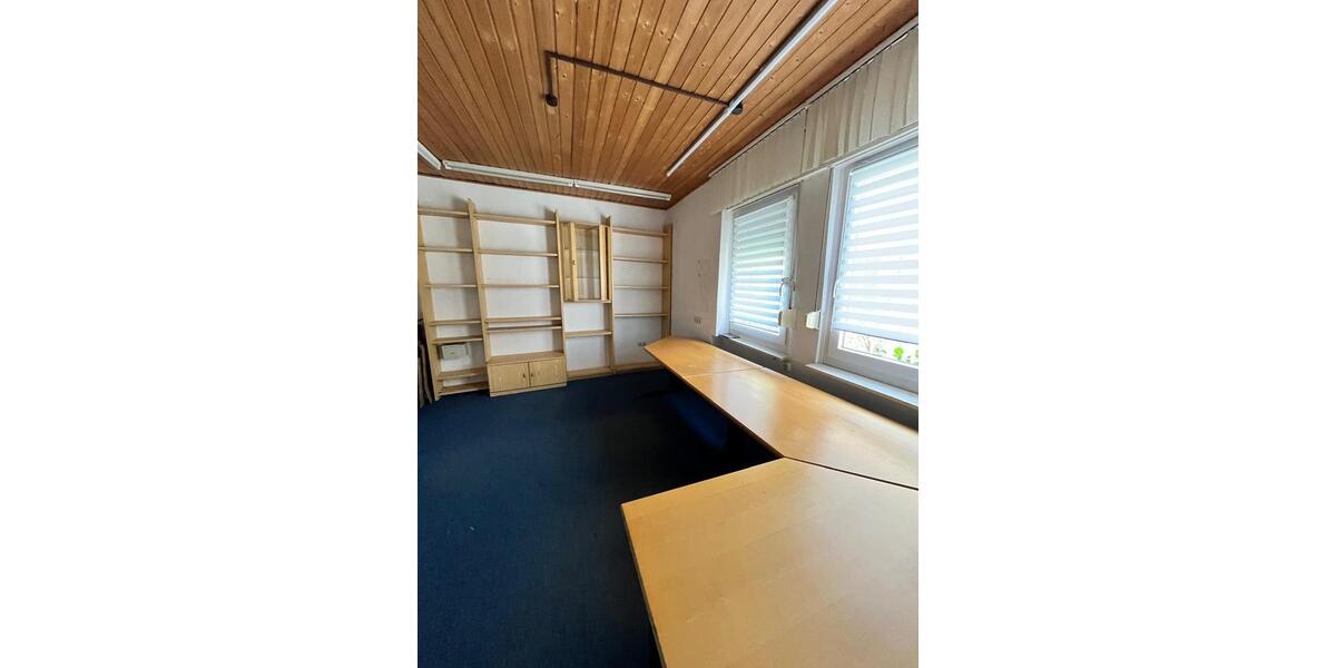 Ladenlokal in 33129 Delbrück 110 m² + 2 Nebenr. zur Vermietung zimmer