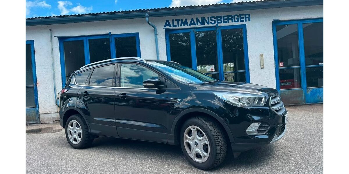 Ford Kuga 105.300 km 11.900 &euro; Bad Griesbach 94086