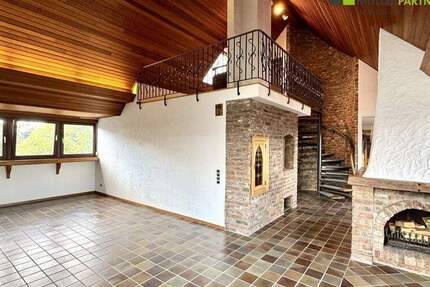 Großzügige Dachgeschosswohnung mit Garage und sehr guter Infrastruktur in Herzogenrath-Straß! 3 zimmer