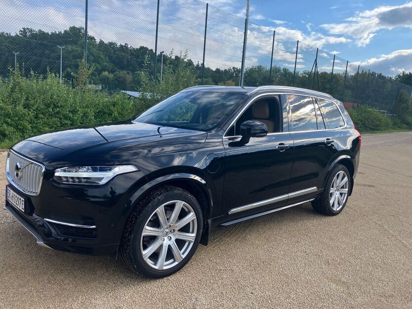 Volvo XC90 141.000 km 32.000 € Erlangen 91052