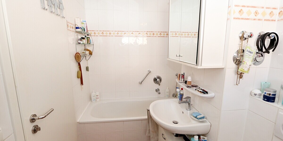 ** Traumapartment mit Sonnenterrasse ** und Stellplatz !! in S-Bahn-Nähe !! TOP-LAGE in GILCHING !! - Etagenwohnung Gilching | Angebot:26544391