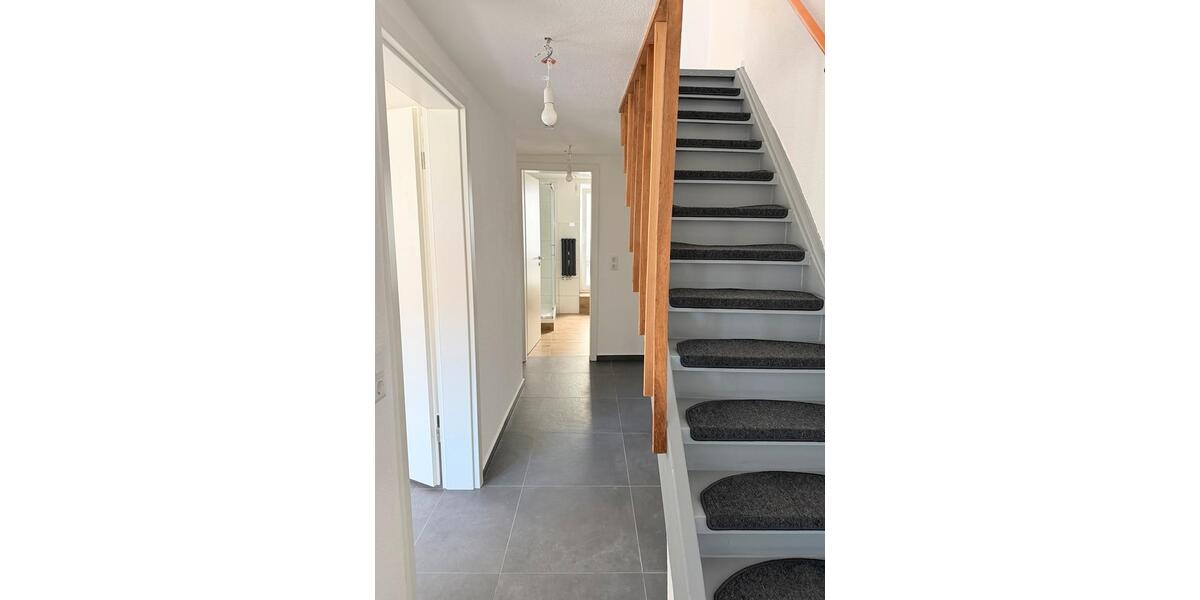 Einfamilienhaus Bad Mergentheim - 4 Zimmer, 120 m&sup2;, 8&euro; | Angebot:26329952