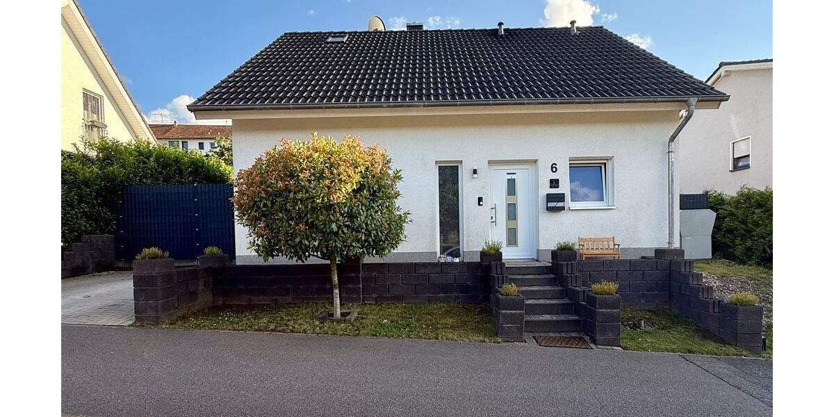 Modernes Einfamilienhaus in energieeffizienter Bauweise Garten und Außenpool 4 zimmer