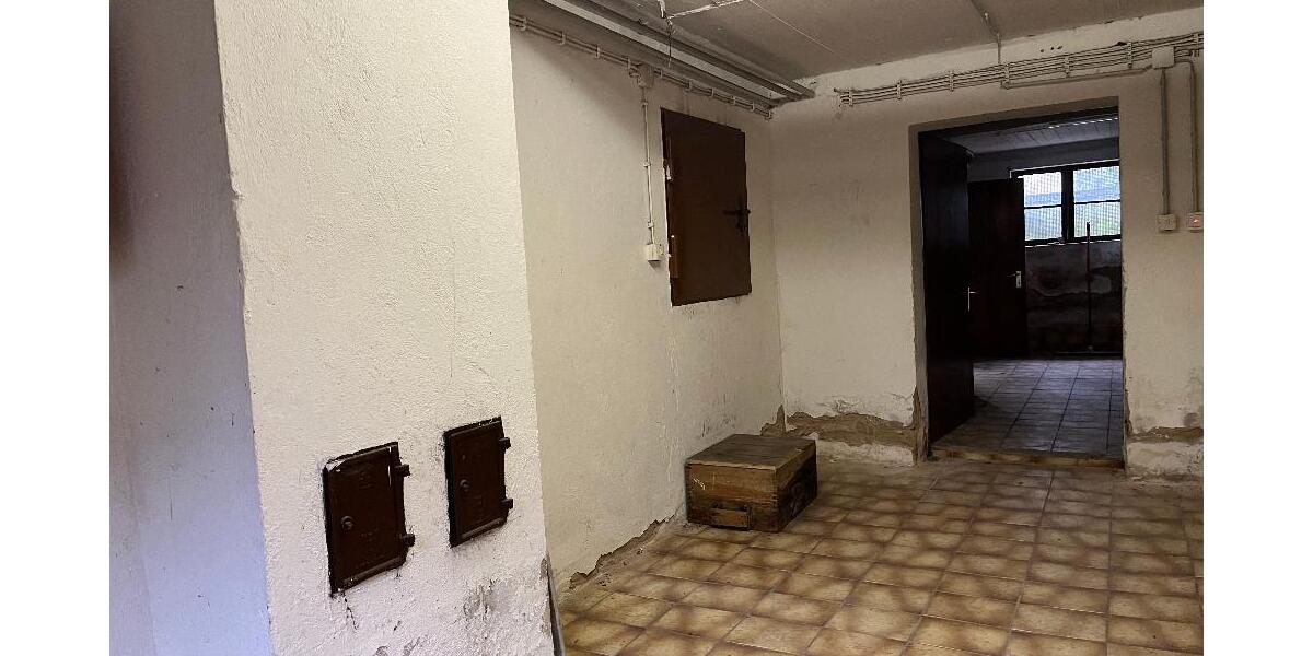 Verschlafenes 2 Familienhaus mit viel Potential in Hilpoltstein OT freut sich auf Verjüngungskur - Zweifamilienhaus Hilpoltstein Hofstetten | Angebot:26222731