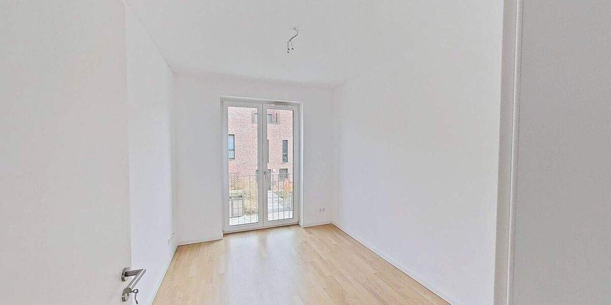 FAMILIEN AUFGEPASST: Modernes Reihenhaus mit 4,5 Zimmern, 2 Bädern, EBK, Terrasse, Keller u.v.m. in Hannover 4 zimmer