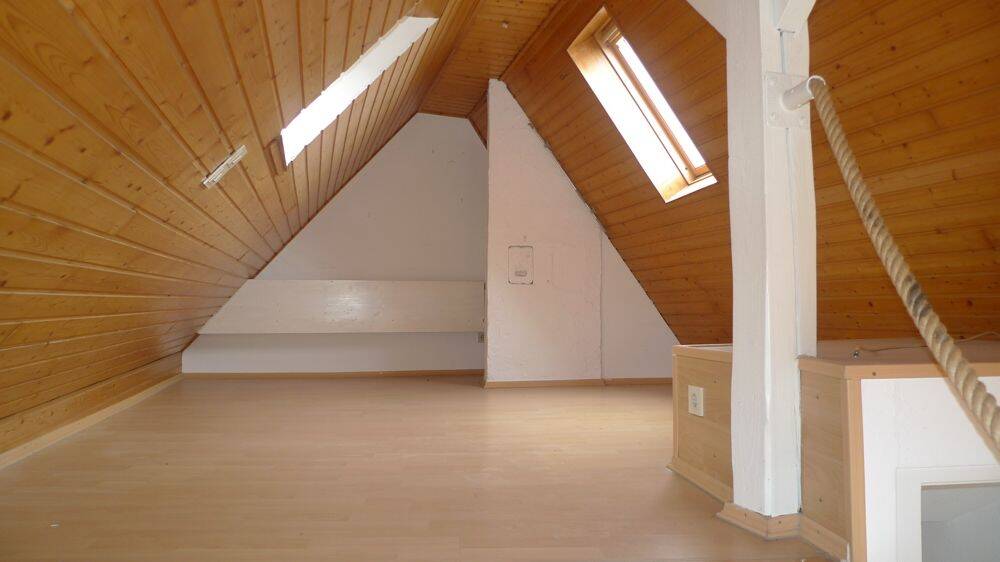 Etagenwohnung Trier Innenstadt - 4 Zimmer, 166 m&sup2;, 1.350&euro; | Angebot:26887574