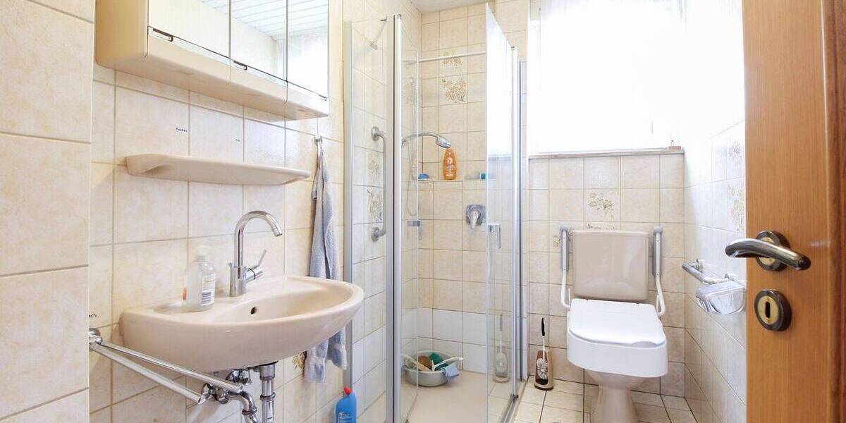 Einfamilienhaus Bad Driburg Siebenstern - 7 Zimmer, 139 m&sup2;, 175.000&euro; | Angebot:26275613