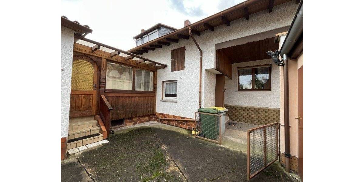 Einfamilienhaus mit großem Garten - sanierungsbedürftig mit viel Potenzial 5 zimmer