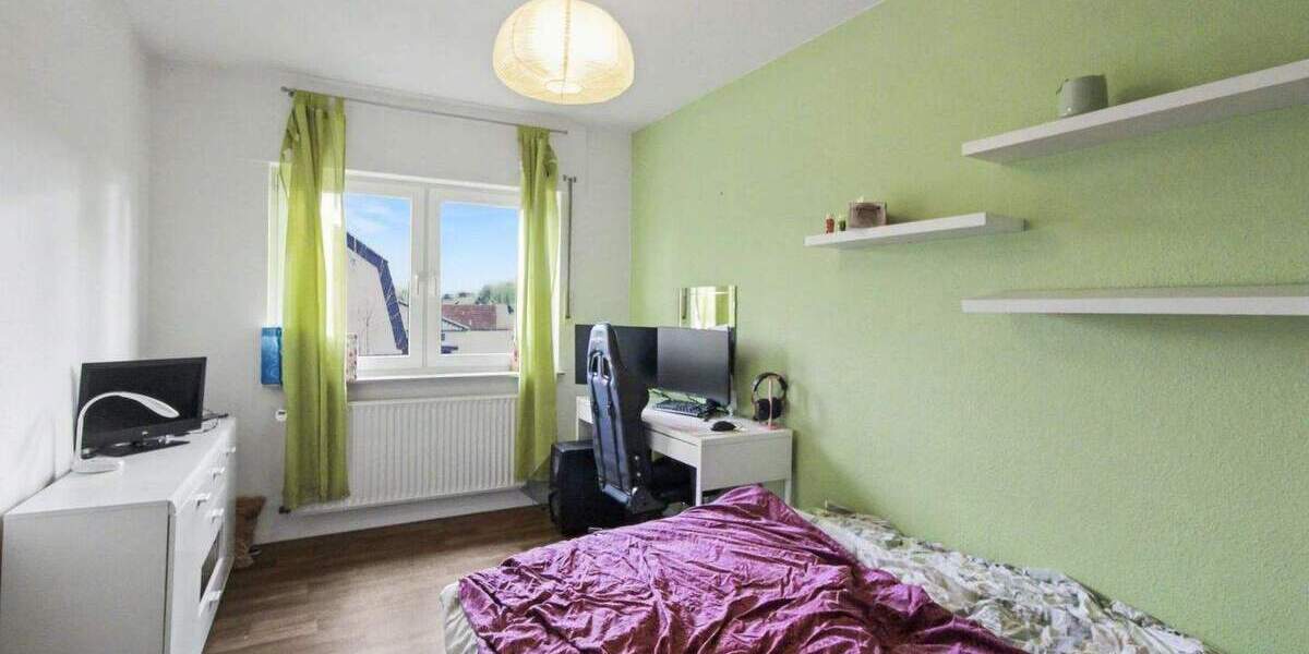 Viel Platz in Oetinghausen: begehrtes Zweifamilienhaus mit Doppelgarage 6 zimmer