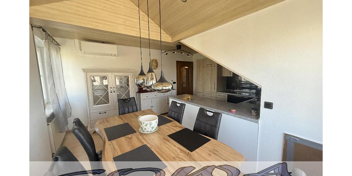 Charmante Dachgeschosswohnung mit Balkon, Garten & Garage in Königsmoos - Ein Objekt von Ihrem Immobilienpartner SOWA Immobilien und Finanzen - 3- Königsmoos Untermaxfeld | Angebot:26785917