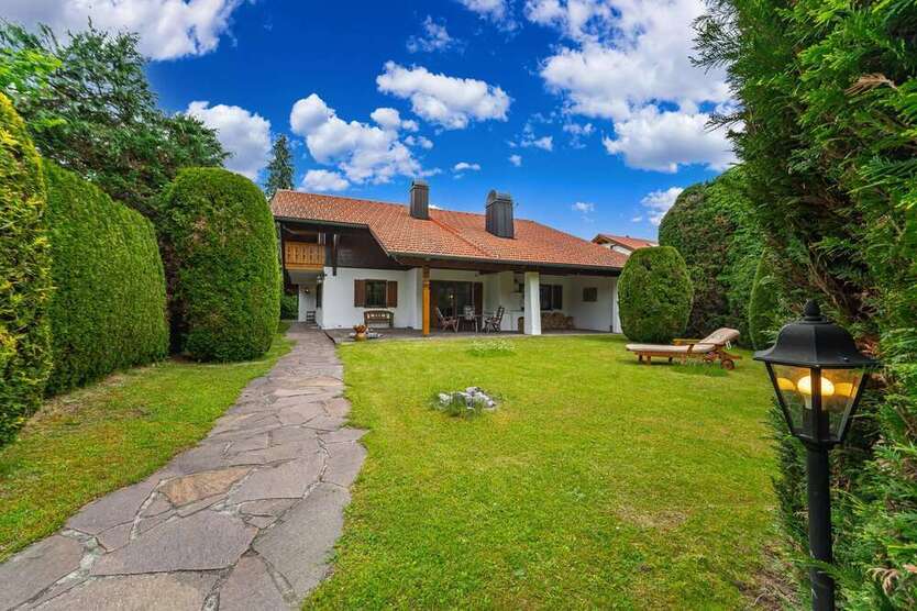 Haus zum Kaufen in Straßlach-Dingharting Großdingharting 1.975.000 € 247.28 m²
