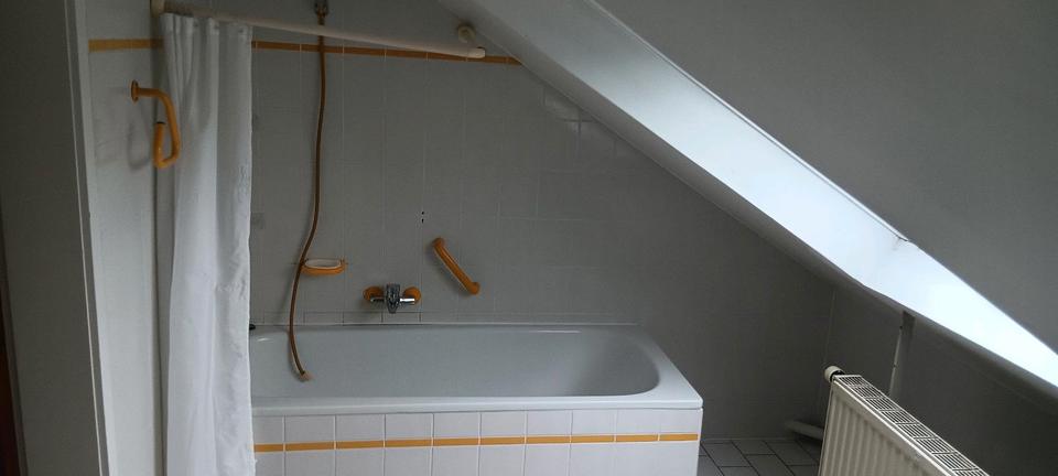 Dachgeschoßwohnung Haigerloch - 3 Zimmer, 70 m&sup2;, 700&euro; | Angebot:24476839