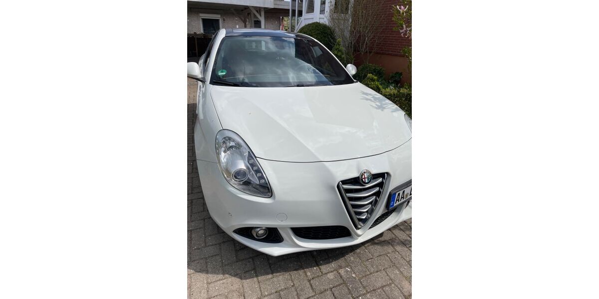 Alfa Romeo Giulietta 114.631 km 9.000 &euro; Rastorf 24211