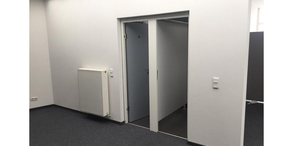 Vielseitige nutzbare moderne Gewerbeimmobilie in St. Ingbert zimmer