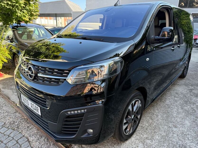 Zafira Life