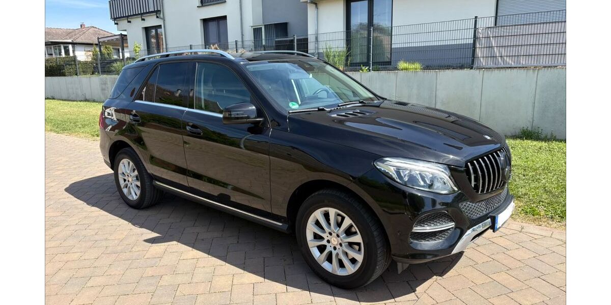 Mercedes-Benz GLE 250 97.705 km 30.699 &euro; Gensingen 55457