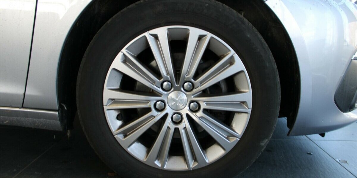 Peugeot 308 BlueHDi FAP 130 Allure Pack 57.711 km 13.980 &euro; Euskirchen 53881