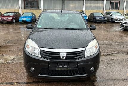 Dacia Sandero 159.704 km 2.700 &euro; Dresden 01159