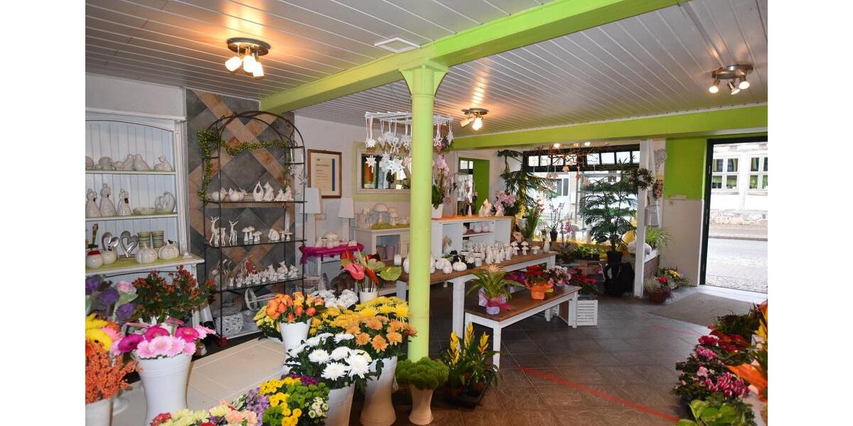 Attraktive Gewerbefläche - ideal als Café, Praxis oder Handel zimmer