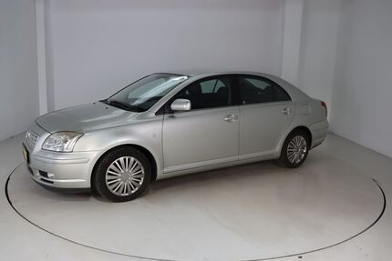 Toyota Avensis 208.682 km 2.200 &euro; Dresden 01237