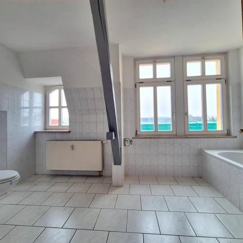Dachgeschoßwohnung Frankenberg (Sachsen) - 4 Zimmer, 87 m&sup2;, 488&euro; | Angebot:26424147