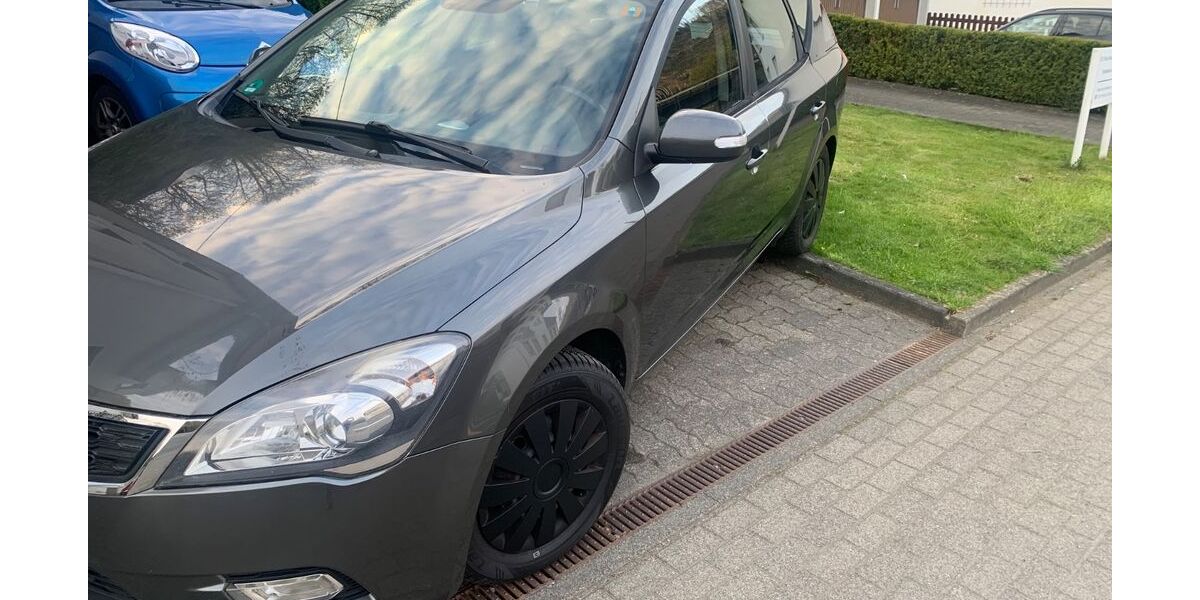 Kia Andere 270.200 km 1.699 &euro; Kirchhundem 57399