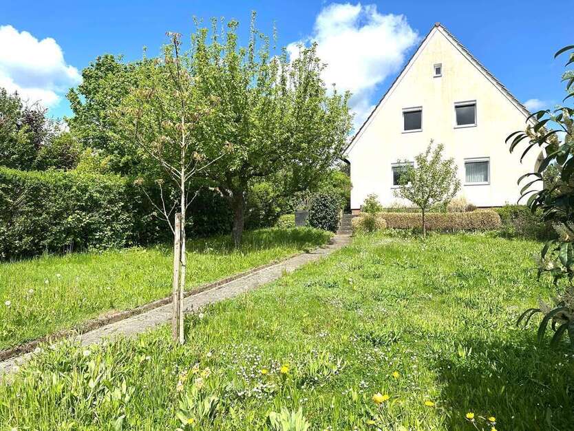Haus zum Kaufen in Weitramsdorf 250.000 € 122 m²