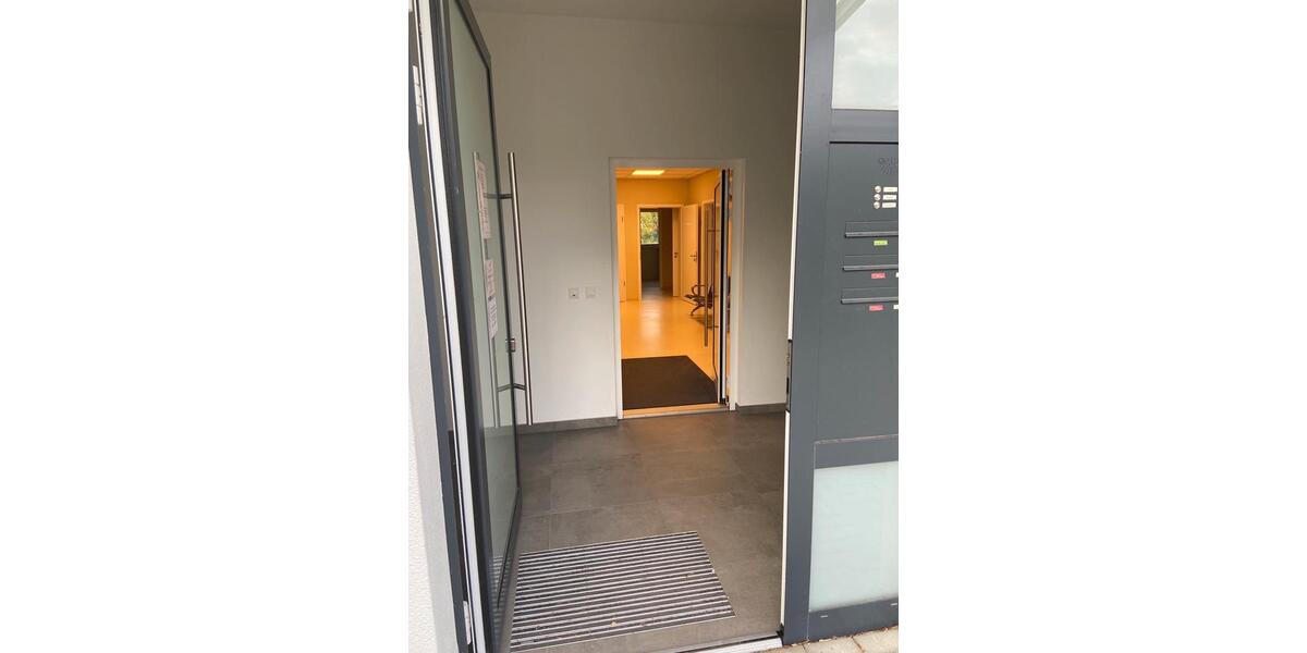 Erdgeschoßwohnung Hohen Neuendorf Bergfelde - 8 Zimmer, 210 m&sup2;, 2.992&euro; | Angebot:25083266