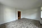 Zur ANLAGE: Komplett renoviert und modernisiert - mit Tageslichtbad, Balkon, Garage und Stellplatz! - Erdgeschoßwohnung Bärenstein Niederschlag | Angebot:26003489