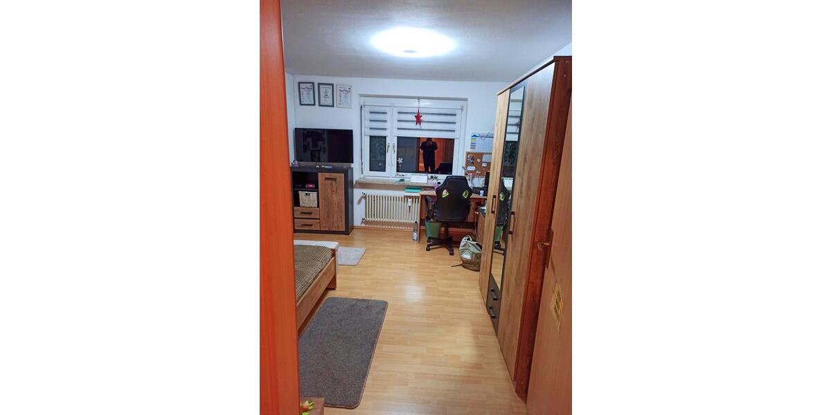 Etagenwohnung Vaihingen an der Enz - 3 Zimmer, 77 m&sup2;, 1.150&euro; | Angebot:25523155