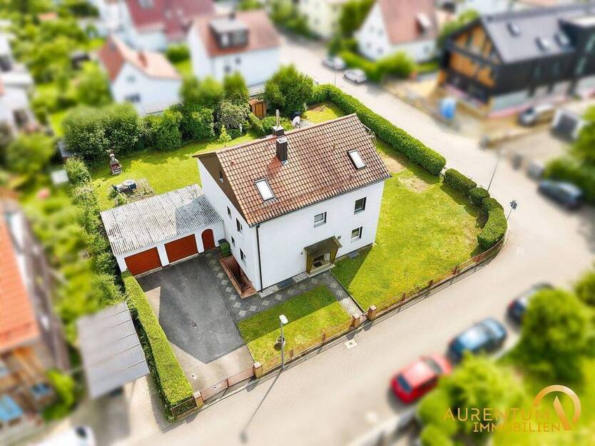 Großzügiges Zwei- bis Dreifamilienhaus, mit viel Potenzial in Regensburg, Stadtteil Reinhausen