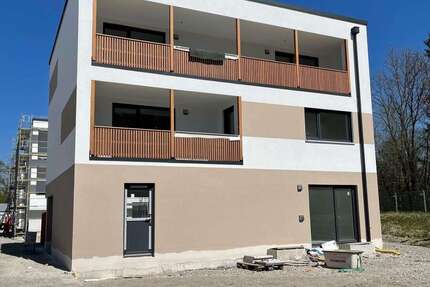 Haus Pforzen - 8 Zimmer, 239 m&sup2;, 2.200&euro; | Angebot:25929718