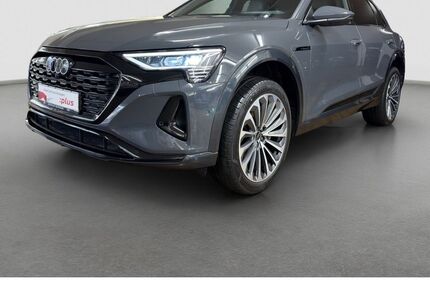 Audi Q8 e-tron 60.500 km 47.900 &euro; Haag bei München 83527