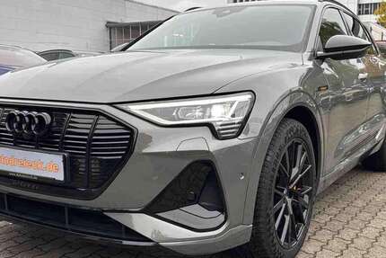 Audi e-tron 43.553 km 37.950 € Hamburg 22047
