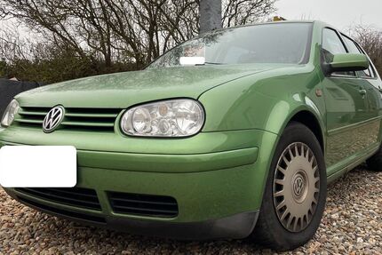 VW Golf 152.000 km 775 &euro; Klötze 38486
