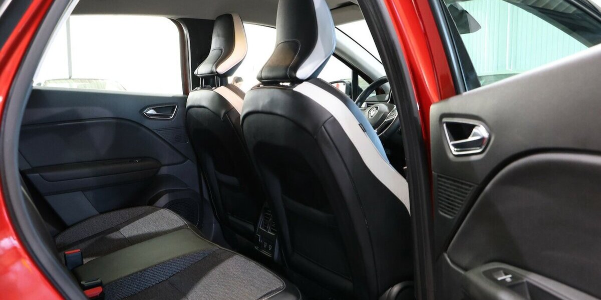Renault Captur 130 TCE INTENS RED & BLACK / LED / AHK 83.000 km 14.577 &euro; Hamm 59077