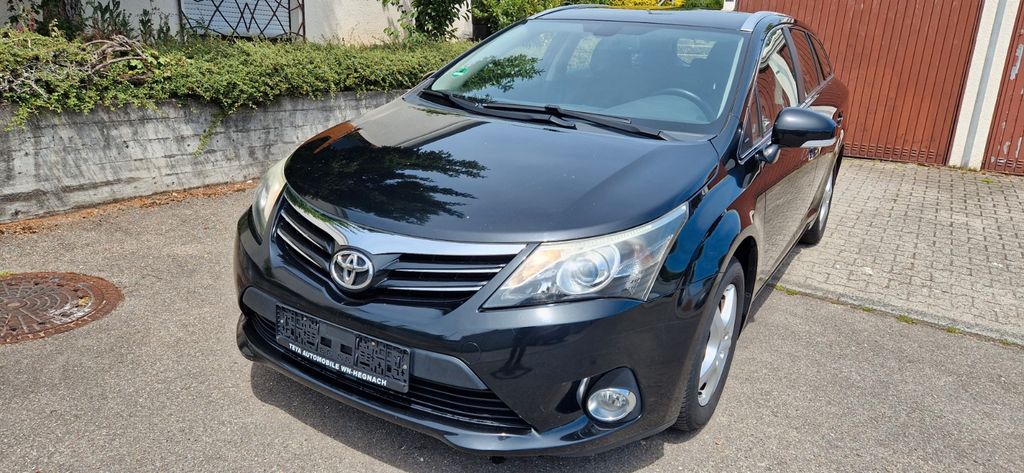 Toyota Avensis 127.000 km 9.800 &euro; Waiblingen OT Hegnach 71334