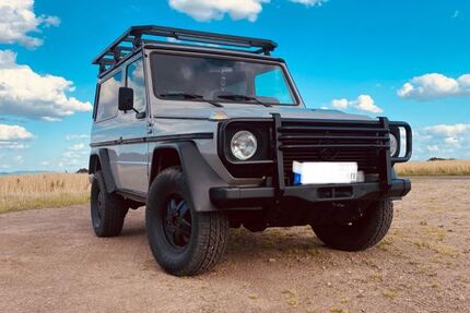 Mercedes G 230
