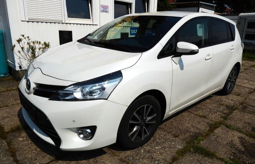 Toyota Verso 103.050 km 12.800 € Dresden 01237