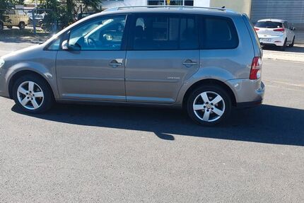 VW Touran 110.920 km 8.650 € Kronberg 61476