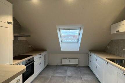 RESERVIERT: Wohnen mit Aussicht zentral in Oberkirch. 2-Zi.-Whg. mit neuer Einbauküche und Balkon sowie Tiefgaragenst... 2 zimmer