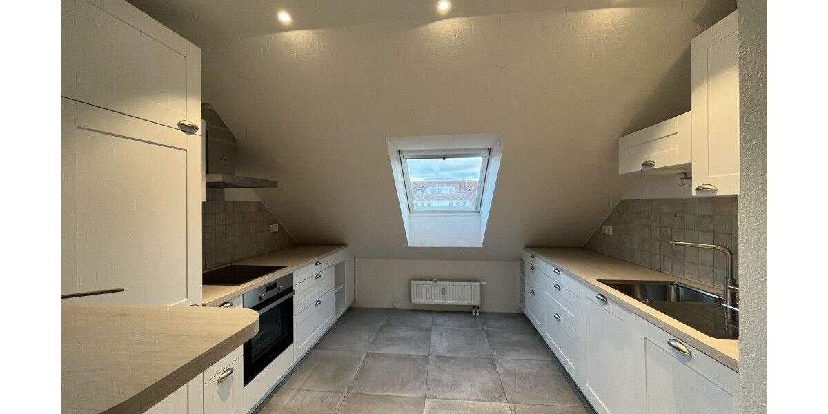 RESERVIERT: Wohnen mit Aussicht zentral in Oberkirch. 2-Zi.-Whg. mit neuer Einbauküche und Balkon sowie Tiefgaragenst... 2 zimmer