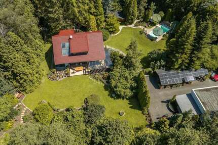 Büro in Eningen unter Achalm 1.390.000 € 585 m²