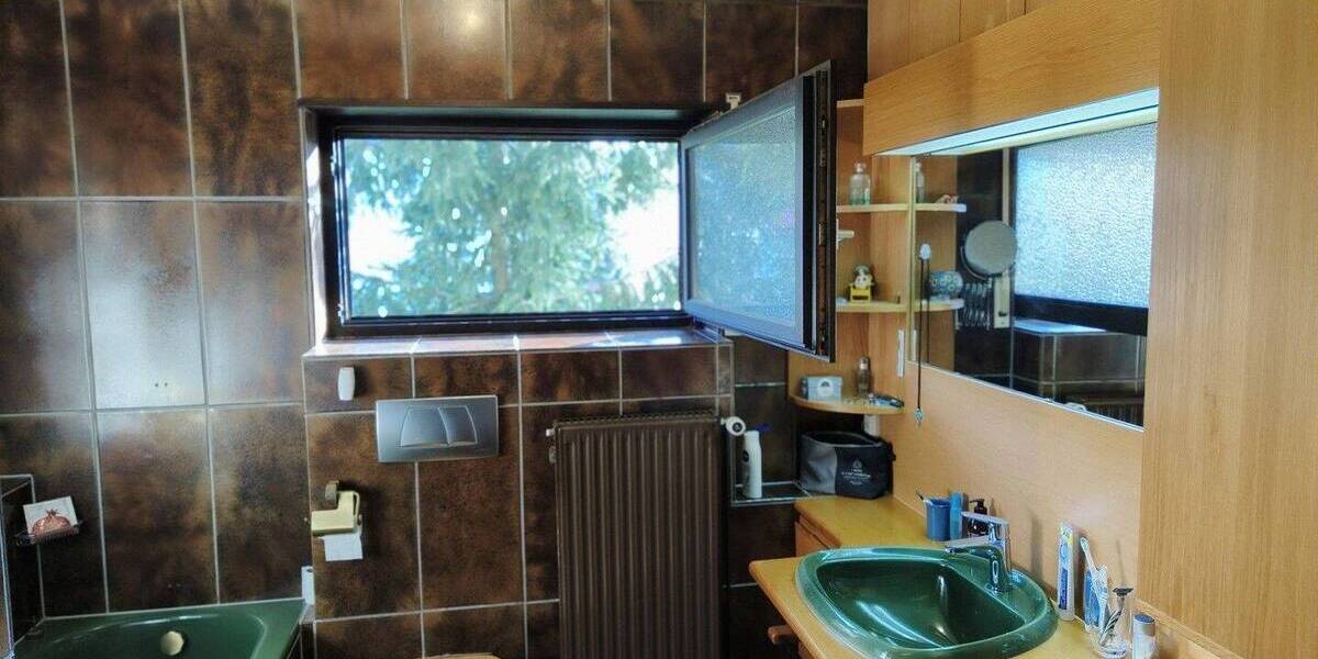 Modernes Einfamilienhaus mit ELW, offenem Kamin und großem Balkon - großzügig und lichtdurchflutet 4 zimmer