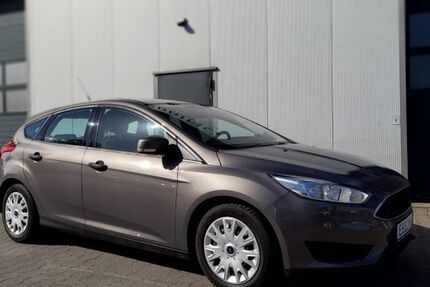 Ford Focus 69.999 km 8.690 &euro; Raesfeld 46348