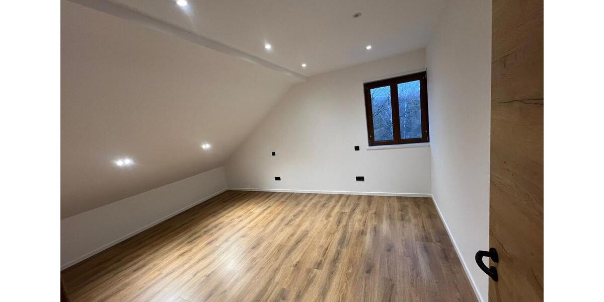 Einfamilienhaus Kleinblittersdorf - 6 Zimmer, 200 m&sup2;, 399.000&euro; | Angebot:27085893